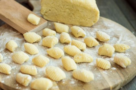 Sourdough Gnocchi - Mamma Mangia Gnocchi Sauce, Gnocchi Vegan, Gnocchi Pesto, Recipe Using Sourdough Starter, Dough Starter, Sourdough Starter Discard Recipe, Sweet Potato Gnocchi, Irish Butter, Homemade Sourdough Bread