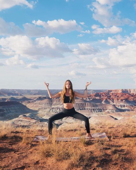 254 Likes, 7 Comments - Taryn Dibler (@alienyoga) on Instagram: “For a moment there, I lost myself” Goddess Pose Yoga, Yoga Lifestyle Photography, Goddess Pose, Goddess Yoga, Yoga Inspiration Photos, Desert Nature, Yoga Poses Photography, Yoga Nature, Yoga Photoshoot