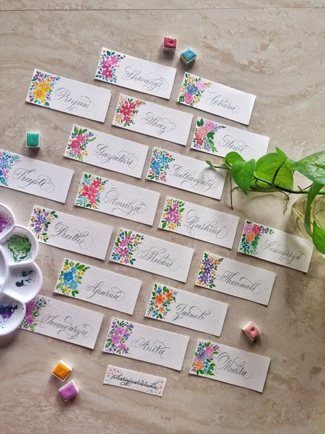 Handmade Bookmarks Diy, Best Wishes Card, Pencil Drawings Of Girls, Bookmark Ideas, Boho Crafts Diy, Creative Bookmarks, Watercolor Flowers Tutorial, Bookmark Craft, Floral Border Design