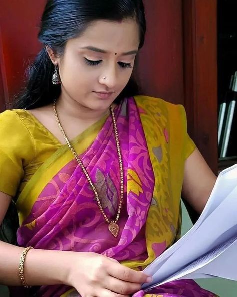 Gopika Anil, Beautiful Nose, Nose Pin, Malayalam Actress, Bollywood Celebrities, Indian Beauty Saree, Favorite Outfit, Nature Photography, Abc