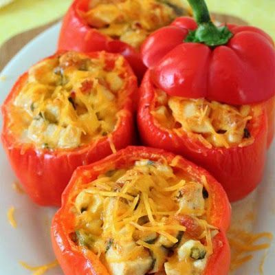 CREAM CHEESE CHICKEN ENCHILADA STUFFED PEPPERS @keyingredient #cheese #chicken #cheddar #tomatoes Enchilada Peppers, Enchilada Stuffed Peppers, Cream Cheese Enchiladas, Paleo Easy, Chicken Cream Cheese, Cream Cheese Chicken Enchiladas, Low Oxalate, Stuffed Tomatoes, Stuffed Pepper