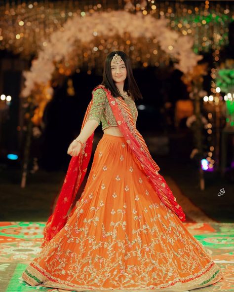 Rabia Faisal, Mehandi Dress, Nikah Dress, Shadi Dresses, Monthly Baby Pictures, Pakistani Formal Dresses, Lehnga Dress, Flower Photoshoot, Monthly Baby