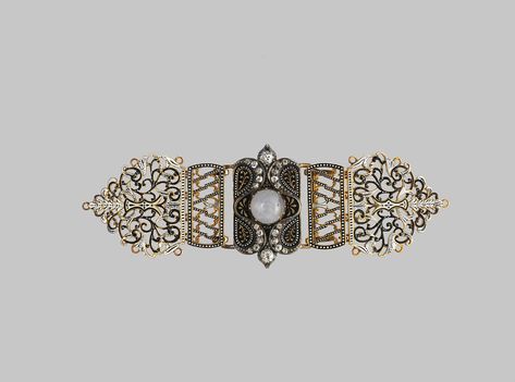 Carlo Giuliano | Belt buckle | British, London | The Metropolitan Museum of Art Gothic Crosses, Medieval Fashion, Star Sapphire, All That Glitters, Art Google, Rose Cut Diamond, Antique Jewellery, Metropolitan Museum Of Art, Metropolitan Museum