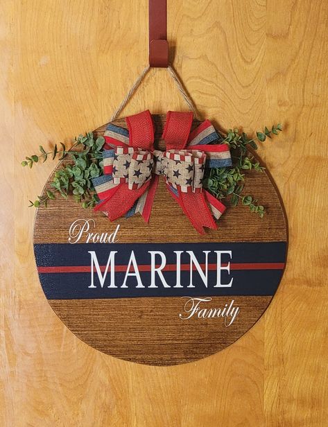 @Wood-N-Bristles Marine Door Hanger, Marine Christmas, Wooden Firecrackers, Round Signs, Door Hangers Diy, Door Signs Diy, Painted Vinyl, Signs Diy, Floral Wreaths