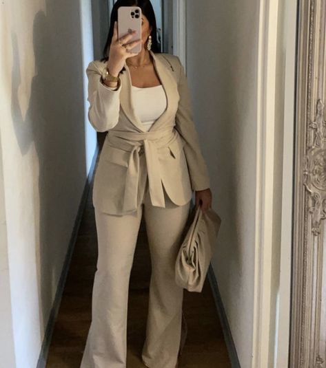 Mode Zara, Classy Winter Outfits, Latina Fashion Outfits, Hijab Trends, Stylish Work Attire, Winter Fashion Outfits Casual, Professional Outfits Women, African Fashion Traditional, Business Outfits Women