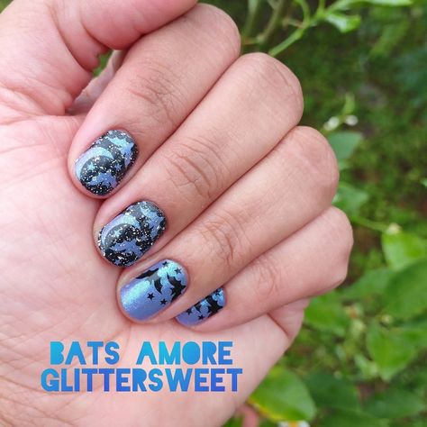 Color Street Bats Amore, Colorstreet Halloween Mixed Mani, Bats Amore Colorstreet Combo, Color Street Halloween Combos, Color Street Halloween, Mixed Mani, Street Nails, Color Street Nails, Halloween Bats