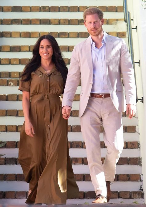 Prince Harry and Meghan Markle PDA Pictures | POPSUGAR Celebrity Photo 122 Prince Harry Pictures, Maxi Dress Beach, Nylon Dress, Elegant Maxi Dress, Windsor Castle, La Girl, Princesa Diana, Full Length Dress, Dress Beach