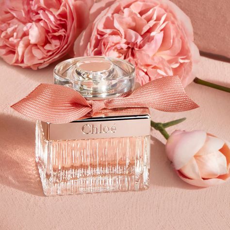 Roses De Chloé - Chloé | Sephora Luxury Perfume Packaging, Chloe Fragrance, Perfume Rose, Chloe Perfume, Chloe Rose, Perfume Photography, Rose Perfume, Sephora Beauty, Floral Scent