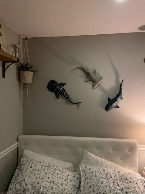 Shark Ocean Bedroom, Sea Life Room Ideas, Wall Whale Shark Cardboard, Paper Mache Shark Wall, Ocean Aesthetic Bedroom Ideas, Shark Diy Decor, Marine Bedroom Ideas, Shark Gaming Setup, Dark Beach Bedroom