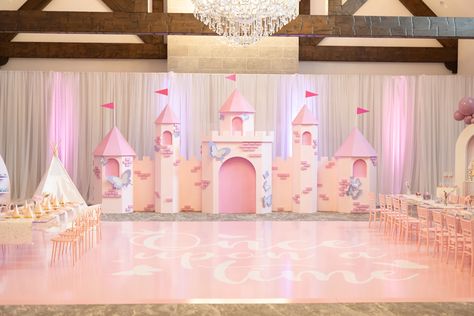 Our team designed and fabricated an incredible Fairytale Castle for the first birthday. Event planner Melissa Colaprete #eventprops #eventdecor#fairytalecastle#dreamcastle Princess Theme Birthday Party Decoration, Castle Birthday Decorations, Fourest Birthday, Birthday Event Planner, Kitty Party Themes, Fairytale Birthday, Castle Backdrop, Rapunzel Birthday Party, Princess Theme Birthday