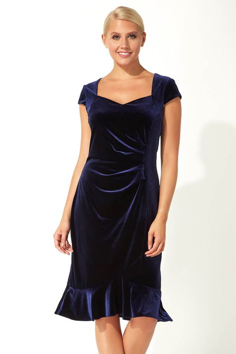 Velvet Sweetheart Flute Hem Dress - Free UK Delivery - 10 12 14 16 18 20 - Elegant and always on-trend, opt for velvet at your next formal function. Fitted to contour the figure and finished with flattering ruching at the waist, this beautiful dress boasts a sweetheart neckline, a flute hemline for a feminine flair and a cut out back. Team with a sparkling clutch and your favourite pair of heels for a night to remember. - Romanoriginals.co.uk Navy Blue Velvet Dress, Beautiful Evening Dresses, Long Sleeve Velvet Dress, Velvet Clothes, Sequin Midi Dress, A Night To Remember, Navy Velvet, Christmas Party Dress, Velvet Skirt