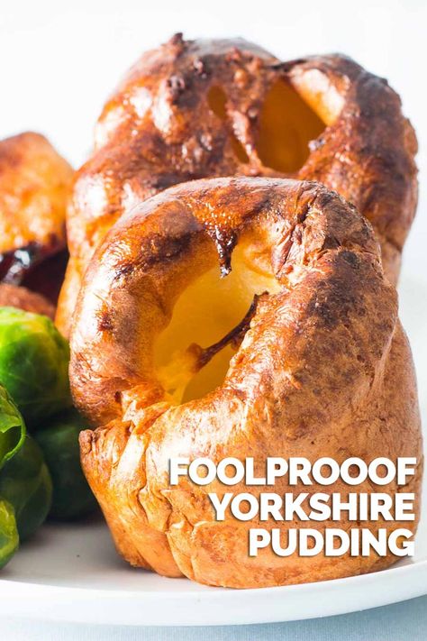 British Roast Dinner, Easy Yorkshire Pudding Recipe, Roast Beef And Cheddar, English Roast, British Food Traditional, Sage And Onion Stuffing, Popover Recipe, Yorkshire Pudding Recipes, Yorkshire Pudding