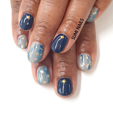 Hi Trammie, This is SUMI NAILS. Than you for making appointment with us on Sunday, 13th December at 11am. #navynails #tyedienails #goldflakenails #studnails #navybluenails #ネイビーネイル #sydneynailsalon #gelnaildesign #gelart If you have design you like to do, please send me the photo! If you don't have any design you like to do, I will be providing a marble nail art set! This is a fun nail art lesson (hobby level)to make a design on the fake nail. If you have any questions, feel free to con Navy Abstract Nails, Navy Marble Nails, Nail Art Blue Designs, Chanukah Nails, Jewish Nails, Nail Art Navy Blue, Nail Art Navy, Navy Nail Art, Blue Marble Nails