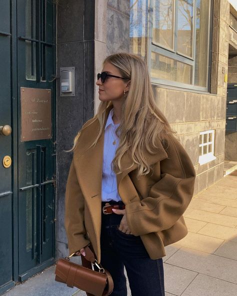 Olivia Anna-Catharina T’s Instagram profile post: “Sunnier days 🌞 #andotherstories” Retro Yellow, Winter Ootd, Long Sleeve Coat, Winter Lookbook, Women Jacket, Outfit Trends, Cotton Coat, Long Sleeves Coats, Woolen Coat