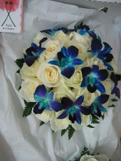 White roses with blue orchids 😍😍😍 Blue Orchids Wedding, White Roses And Blue Orchid Bouquet, Blue Vanda Orchids, Blue Orchid Bouquet, White Rose Purple Orchid Bouquet, Blue And Purple Orchids, Orchid Bouquet, Blue Orchids, White Roses