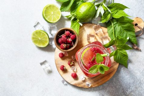 Alcohol-Free Beverages Are Here to Stay: Try These 10 Refreshing Ways to Enjoy Them - FitOn Turmeric Juice, Sparkling Juice, Herbal Tonic, Non Alcoholic Wine, Wellness Shots, Ginger Juice, Pressed Juice, Summer Berries, Raspberry Lemonade