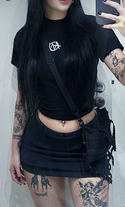 Goth Baddie, Trashy Outfits, Tumblr Outfits, Swaggy Outfits, Date Outfits, Autumn Outfit, Formal Outfit, Baddie Outfits, Outfits Casuales