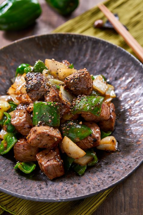 Best Black Pepper Beef Recipe | Hei Jiao Niu Liu (黑椒牛柳) Steak With Black Pepper Sauce, Pepper Beef Recipe, Beef Chunks Recipes, Asian Potluck, Takeout Recipes, Black Pepper Beef, Pepper Beef, Recipes With Chicken And Peppers, Chinese Stir Fry