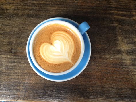 Show some love for your favorite brew by learning how to make a latte art heart. How To Make A Latte, Coffee Latte Art, Coffee Today, Italian Espresso, Cappuccino Machine, Creative Coffee, Art Heart, Italian Coffee, Coffee Photography