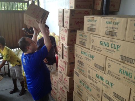 District 301 B1,Bacolod City | Lions pack relief goods for Typhoon Haiyan relief Tacloban, Bacolod City, Bacolod, Cute Friend Photos, Cute Friends, Friend Photos, Philippines, Thing 1