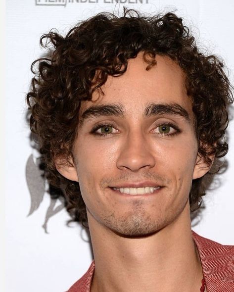 THIS IS PROOF THAT MEN SHOULD WEAR EYELINER Boys Eyeliner, Guys With Eyeliner, Androgynous Makeup, Punk Makeup, Robert Sheehan, Simple Eyeliner, Alternative Makeup, Male Makeup, I'm With The Band