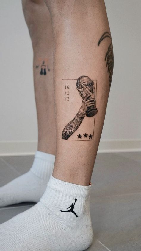 Messi Tattoo Ideas, Messi Tattoo, Tattoo Perna, Word Tattoo Ideas, Third Eye Tattoos, Eye Tattoos, Side Neck Tattoo, Small Girly Tattoos, Word Tattoo