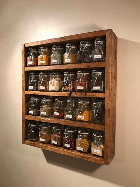 Rustic Spice Rack, Organiser Cucina, Diy Spice Rack, Diy Storage Rack, Diy Spices, Kabinet Dapur, Diy Casa, Spice Storage, Diy Kitchen Storage