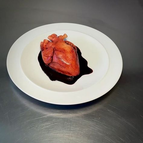 Annabel de Vetten on Instagram: "I’m going to be offering life size anatomical heart chocolate pop classes soon. I have a few options: in person, at my house (2 people max) or online. What would you prefer? Or both? I can also come to your house and teach, depending on distance and your space (air con is essential). Any in person classes are for vaccinated people only (your choice affects my choice) Contact me for more details. #classes #anatomicalheart #cakedecorating #cake #workshop #chocolate Cake Workshop, Heart Chocolate, Chocolate Pops, Anatomical Heart, Heart Cake, Ap Art, 2 People, House 2, In The Flesh