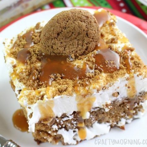 Gingerbread Poke Cake - Crafty Morning Spice Cake Mix Recipes, Homemade Horchata, Horchata Recipe, Delicious Christmas Desserts, Best Christmas Desserts, Crafty Morning, Poke Cake Recipes, Spice Cake Mix, Poke Cakes