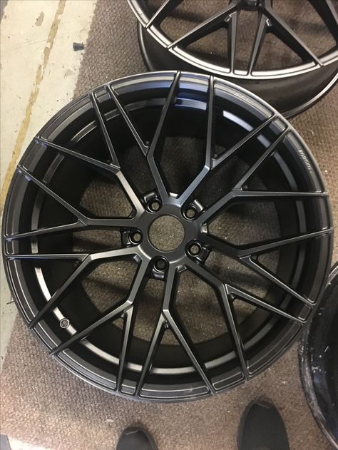 Custom Wheels Cars, Cool Car Accessories, Car Wheels Rims, Car Volkswagen, Rims And Tires, Rims For Cars, Black Rims, Aftermarket Wheels, Car Tools