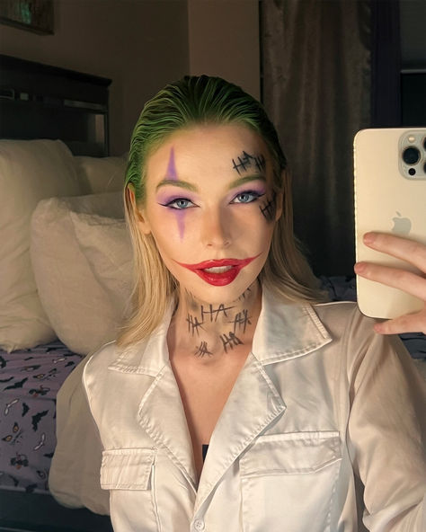 Get #inspo from @kellycantinsta. Easy Last-Minute Halloween makeup. Easy Last Minute Halloween Makeup, Joker Halloween Makeup, Joker Halloween, Joker Makeup, Halloween Makeup, Halloween Party, Halloween, Makeup