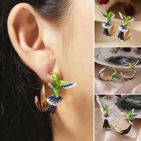 ☞ Don't forget this... Cute Hummingbird, Flying Hummingbird, Birthday Presents For Girls, Hummingbird Painting, Female Earrings, Hummingbird Earrings, Jewelry Cute, Bird Gifts, Cubic Zirconia Earrings