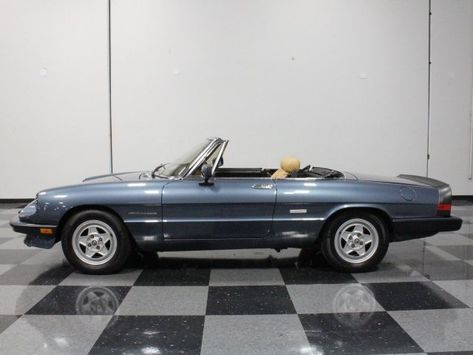 Alfa Romeo Spider Veloce, Alfa Spider, Radio Cd Player, Alfa Romeo Spider, Alfa Romeo Cars, Rolling Stock, Commute To Work, Convertible Top, Italian Cars