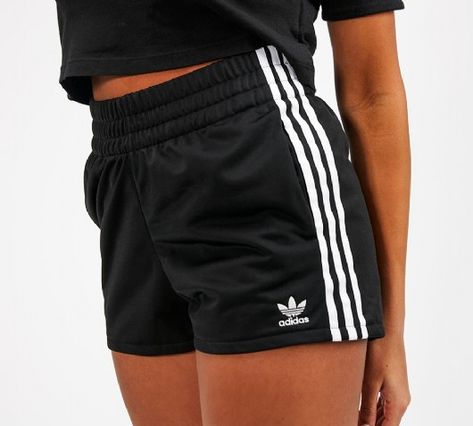 https://www.footasylum.com/women/womens-clothing/shorts/adidas-originals-womens-3-stripe-short-black-white-4033707/?src=froogle Adidas Shorts Women, Outfits Mit Shorts, Mom Denim, Moda Streetwear, Streetwear Mode, Adidas Shorts, Performance Leggings, Sweatshirt Fabric, Women Essentials