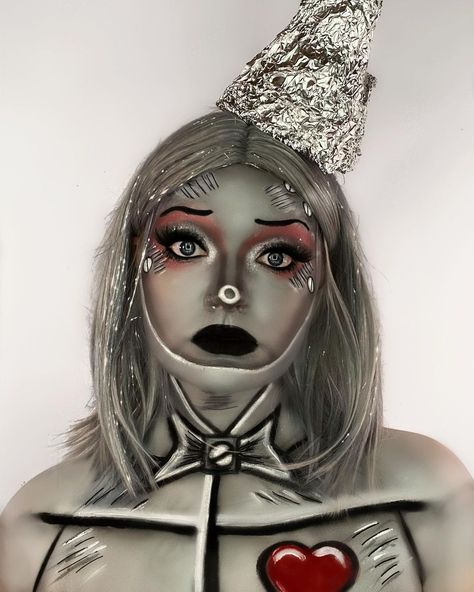 Tin Man Makeup Women, Diy Tin Man Costume Women, Tinman Makeup, Tin Man Makeup, Tin Man Costume For Women, Glinda Halloween, Wizard Of Oz Makeup, Diy Tin Man Costume, Tin Man Halloween Costume