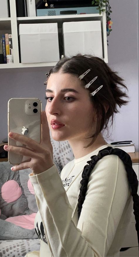 metal hair pins claw hairclip hairstyle 90s hysteric glamour archive Silver Clips Hairstyles, Hairstyles With Metal Clips, Styling Clips In Hair, Silver Clip Hairstyles, Metal Clips Hairstyles, Cute Ways To Clip Back Bangs, Silver Hair Clips Aesthetic, Y2k Hairclip Hairstyle, Metal Hair Clips Hairstyles