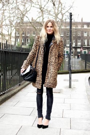 Styling 101: The Leopard Coat - Wear it with an all black ensemble—like a turtleneck sweater, ripped black skinny jeans + pointy-toe heels—for a foolproof street style worthy outfit! Leopard Print Coat Outfit, Print Coat Outfit, Black Turtleneck Outfit, Turtleneck Outfits, Vanessa Jackman, Turtleneck Outfit, Leopard Coat, Black Leather Biker Jacket, Leopard Print Coat