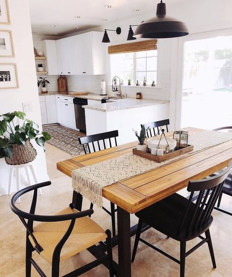 black , brown and white dining table Modern Boho Kitchen, Boho Kitchen, Küchen Design, Dining Room Design, Room Table, Modern Boho, Dining Room Decor, White Kitchen, Kitchen Inspirations