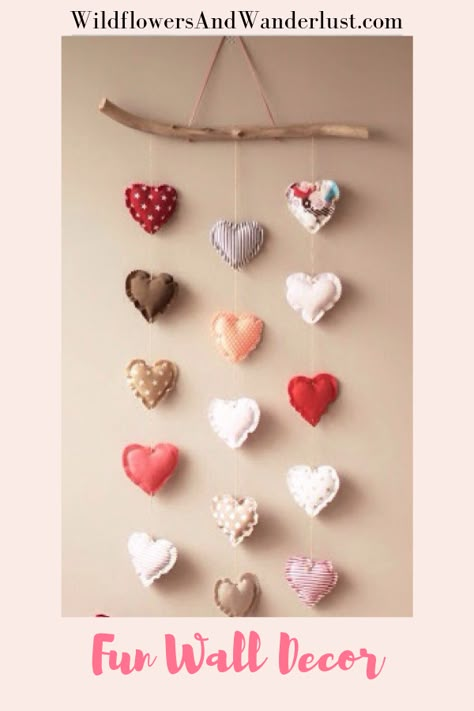 Fun wall hangings to decorate your space, make it a little boho or use it for a holiday or party! WildflowersAndWanderlust.com #bohostyle #heart #walldecor Koti Diy, Hantverk Diy, Chirstmas Decor, Diy Pendant Light, Baby Diy, Heart Wall, Décor Diy, Valentine Day Crafts, Diy Baby