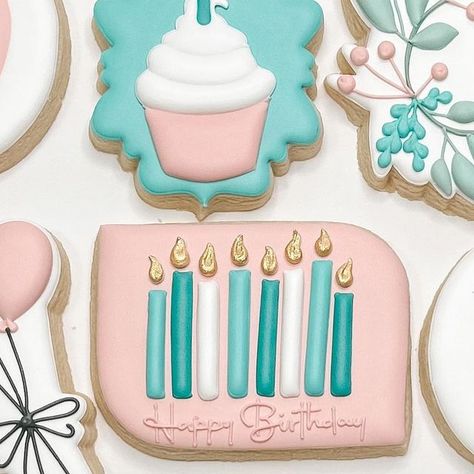 Birthday Candle Cookies, Bday Cookies, Balloon Cookies, Wreath Cookies, Candle Cookies, Cookie Videos, Easy Birthday, Flower Cookies, Icing Cookies