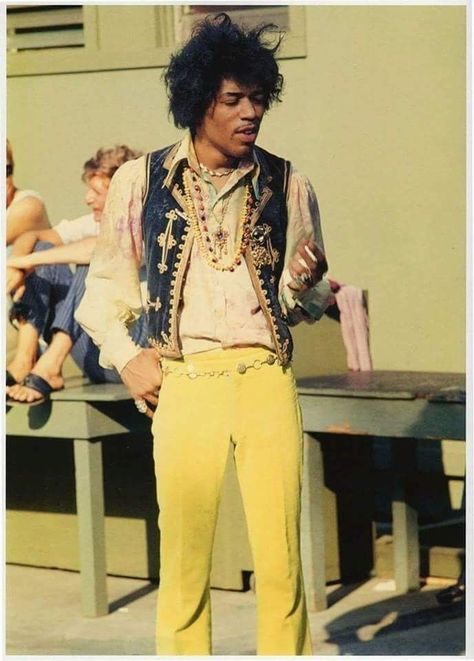 Woodstock Fashion, Around The Fur, Masc Fashion, Jimi Hendrix Experience, Hollywood Bowl, Burning Desire, Outfits 70s, Slim Aarons, Hip Hop And R&b