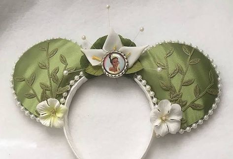 Swamp Princess, Tiana Disney, Diy Mickey Ears, Disney Mickey Ears, Magical Accessories, Cute Ideas, Princess And The Frog, Mouse Ears Headband, Costume Themes