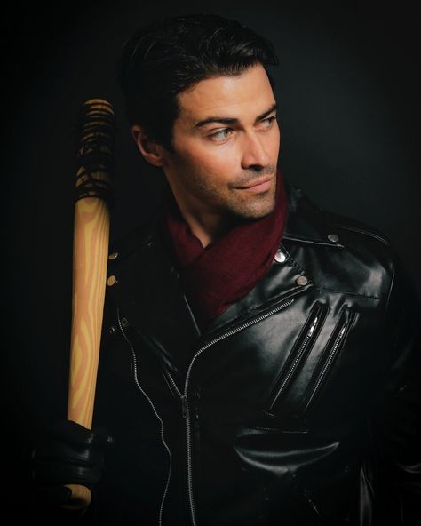 Matt Cohen as Negan. Photo by Chris Schmelke Young Jeffrey Dean Morgan, Matt Cohen, John Winchester, Supernatural Tv Show, Supernatural Funny, Supernatural Cast, Supernatural Fandom, Misha Collins, Oscar Wilde