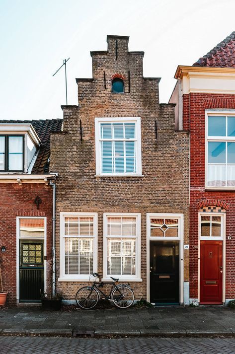 A Guide To Delft, Netherlands Urban Sketchbook, Funky Houses, Netherlands Architecture, Delft Netherlands, Pretty Houses, Canal House, Netherlands Travel, Urban Landscapes, Eat And Drink