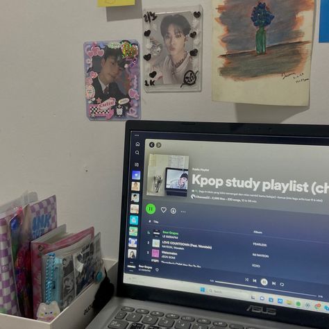 #study #aesthetic #kpop #spotify #straykids #leeknow #kpopphotocards #painting #binder Kpop Studying Aesthetic, Kpop Study Aesthetic, Kpop Study, Binder Aesthetic, Study Binder, Studying Aesthetic, Sour Grapes, Straykids Leeknow, Romanticizing School