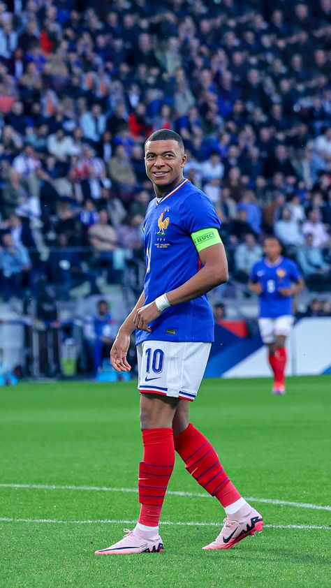 Mbappe France Wallpaper, Kylian Mbappe Wallpaper, Mbappe Wallpapers, Mbappe Kylian, Euros 2024, Mbappe France, Ncaa Football Teams, France Team, Football Players Photos