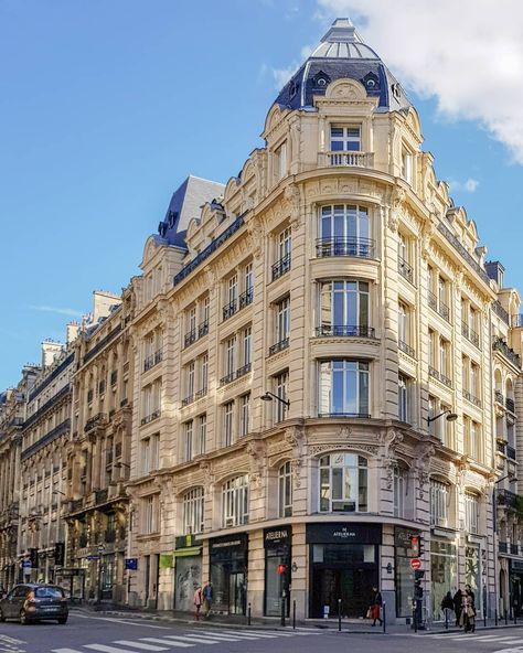 Paris Corner Building, Parisian Style Architecture, Parisian Buildings Architecture, Paris Apartment Building, French Buildings Architecture, Parisian Buildings, Haussmann Architecture, Paris Building, Paris Buildings