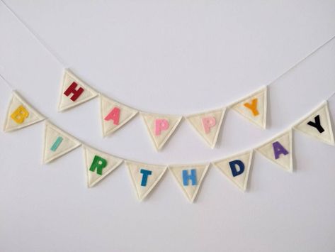 Homemade Happy Birthday Banner, Crochet Birthday Banner, Diy Birthday Bunting, Felt Birthday Banner, Happy Birthday Flag, Happy Birthday Banner Diy, Flag Cake Topper, Rainbow Birthday Decorations, Birthday Deco