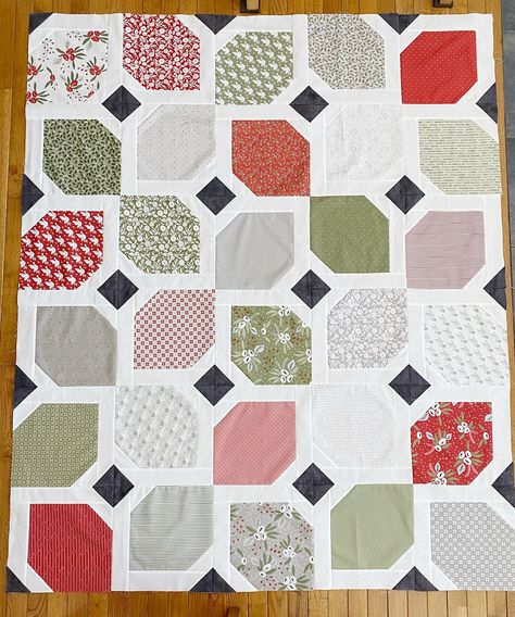 Fresh Dew Drops: New Quilt Pattern: Grateful - a layer cake quilting pattern Moda Quilt Patterns Free, Layer Cake Quilt Pattern, 2024 Challenge, Quilt Pattern Design, Easy Crochet Basket Pattern, Layer Cake Quilt, Layer Cake Patterns, Layer Cake Quilt Patterns, Fat Quarter Quilt Pattern