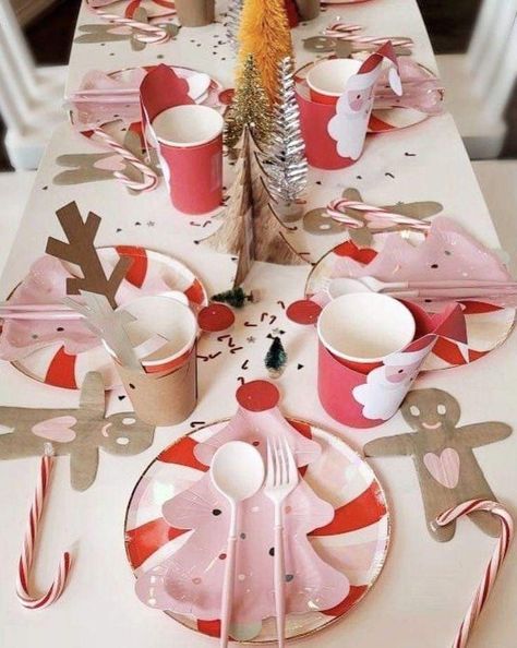 Gingerbread Birthday Party, First Birthday Winter, Christmas Pajama Party, Girls Christmas Party, Christmas Tea Party, Christmas Party Table, Christmas Party Ideas, Gingerbread Party, Cookie Decorating Party